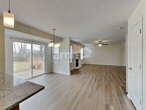 9911 Codyview Dr in Independence, KY - Foto de edificio - Building Photo