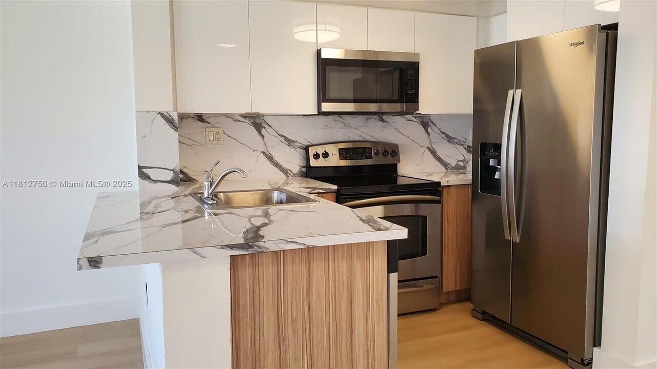 8660 NW 5th Terrace in Miami, FL - Building Photo