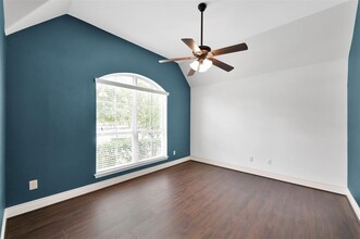 115 Forest Heights Way in Montgomery, TX - Foto de edificio - Building Photo