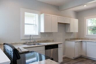 1319 NE 15th St in Oklahoma City, OK - Foto de edificio - Building Photo