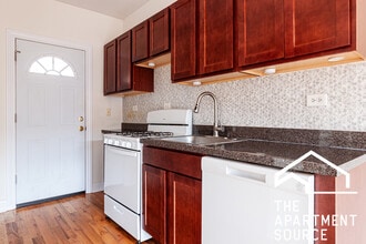 628 W Cornelia Ave, Unit 2 in Chicago, IL - Foto de edificio - Building Photo