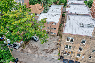 1618 W Sherwin Ave in Chicago, IL - Building Photo - Building Photo