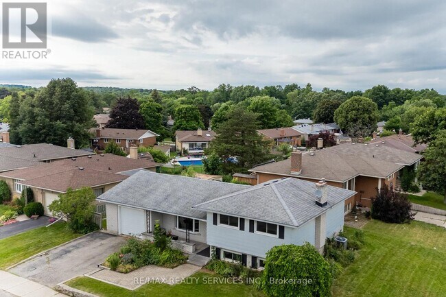 560 Highpoint Ave in Waterloo, ON - Building Photo - Building Photo