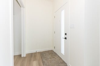 15103-15196 96 Ave NW in Edmonton, AB - Building Photo - Building Photo