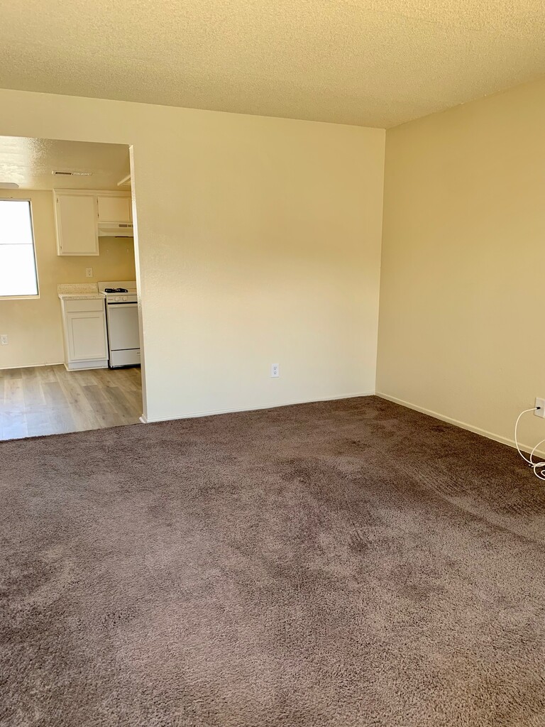 Rosamond Village Apartments in Rosamond, CA | ApartmentHomeLiving.com