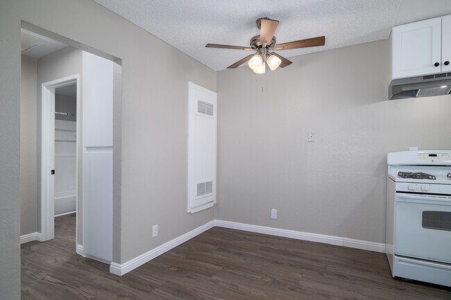 1356 W Stoneridge Ct in Ontario, CA - Building Photo - Interior Photo