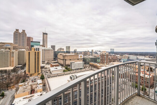 400 W Peachtree St NW, Unit #2810 in Atlanta, GA - Foto de edificio - Building Photo