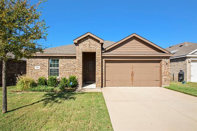 941 Fueller Dr in Aubrey, TX - Building Photo