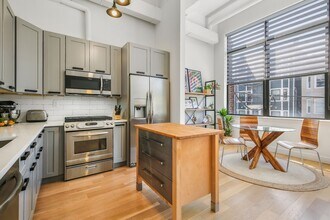 300 Communipaw Ave in Jersey City, NJ - Building Photo - Building Photo