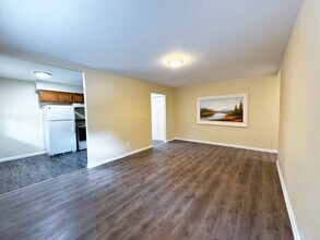 2210 Robert T Longway Blvd in Flint, MI - Building Photo - Building Photo