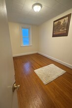9 Western St in Bristol, RI - Building Photo - Building Photo
