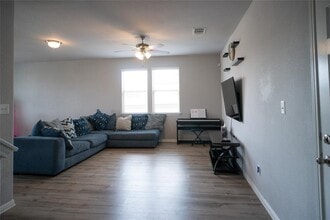 160 Shearwater Ln in Leander, TX - Building Photo - Building Photo