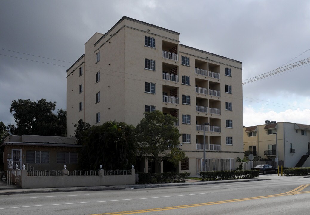 601 SW 37th Ave in Miami, FL - Building Photo