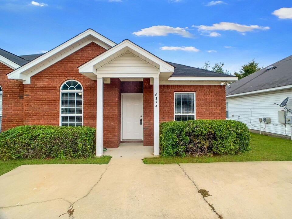 6312 Covington Villas Dr in Tuscaloosa, AL - Building Photo