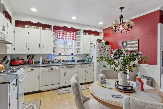 30 Spruce St, Unit 1 in Clinton, MA - Building Photo - Building Photo