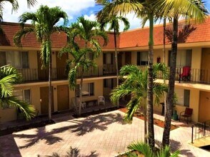 515 S Sequoia Dr in West Palm Beach, FL - Building Photo - Building Photo