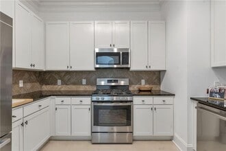 3621 Vinings Slope SE in Atlanta, GA - Building Photo - Building Photo