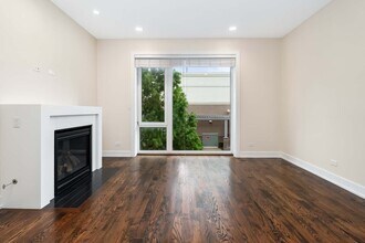 3508 N Sacramento Ave in Chicago, IL - Building Photo - Building Photo