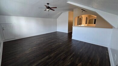 4731 Autumn Pine Ln in Houston, TX - Foto de edificio - Building Photo