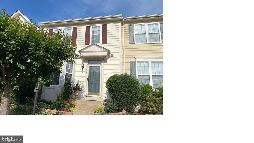 11589 Tolson Pl in Woodbridge, VA - Building Photo