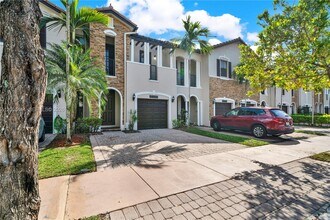 10346 NW 30th Terrace in Doral, FL - Building Photo - Building Photo