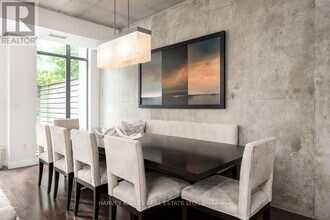 301 Mutual St in Toronto, ON - Building Photo - Building Photo