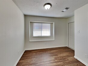 16410 Tudor Point Ct in Houston, TX - Building Photo - Building Photo