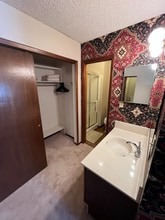 5200 Villa View Dr in Farmington, NM - Building Photo - Building Photo