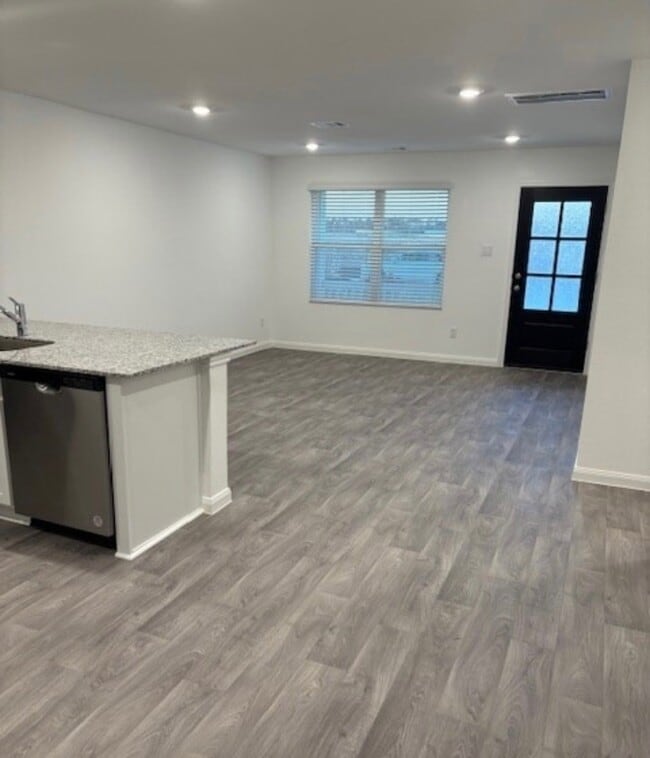 14634 New Vlg Dr in Willis, TX - Building Photo - Building Photo