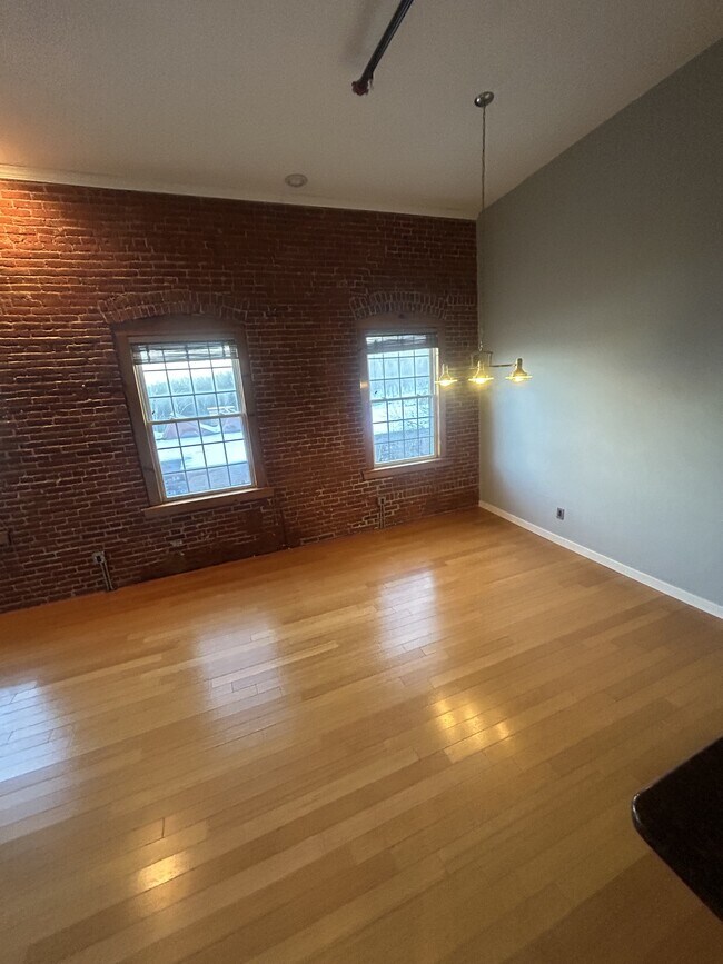 1511 Main St in Worcester, MA - Building Photo - Building Photo