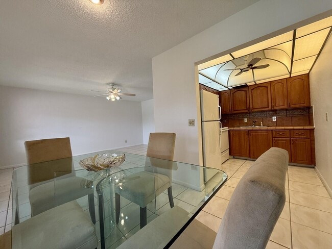 63 Sheffield C in West Palm Beach, FL - Building Photo - Building Photo