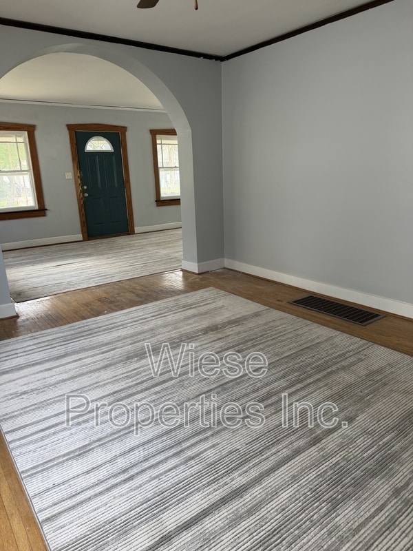 2328 S 10th St in Springfield, IL - Building Photo - Building Photo