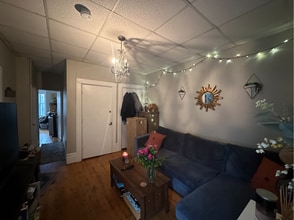 40 Florence St, Unit 2 in Somerville, MA - Foto de edificio - Building Photo
