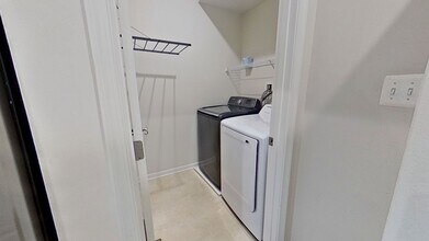 1105 Greenleigh Dr in York, PA - Building Photo - Building Photo