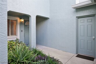 845 New Waterford Dr in Naples, FL - Building Photo - Building Photo