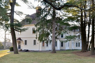 Mansion Apartments in Manchester, CT - Building Photo - Building Photo