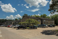 Woodscape Apartments in Houston, TX - Building Photo - Building Photo