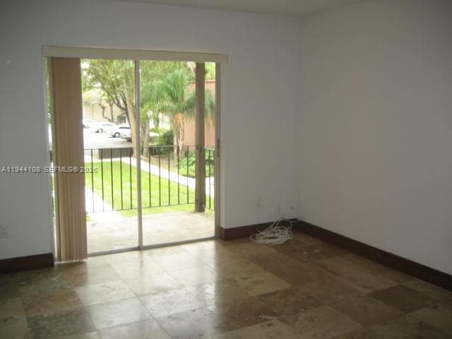 10794 N Kendall Dr in Miami, FL - Building Photo - Building Photo