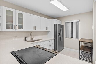 4539 Luxemburg Ct in Greenacres, FL - Building Photo - Building Photo