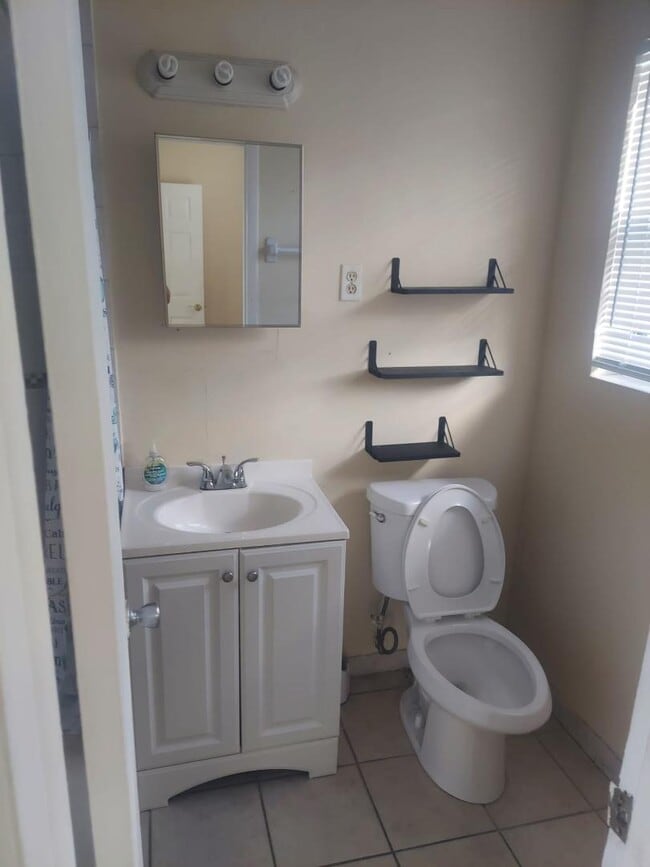property at 5471 Ravenswood Rd