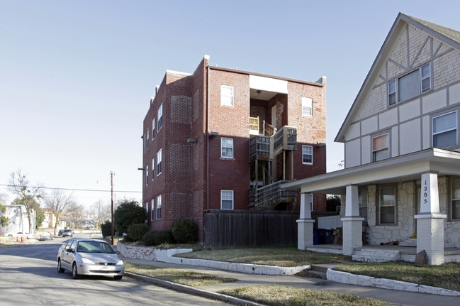 404 E 12th St S in Tulsa, OK - Building Photo - Building Photo