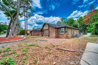 1542 Sugarwood Cir in Winter Park, FL - Building Photo - Building Photo