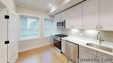230 Tremont St, Unit 1 in Boston, MA - Building Photo - Building Photo