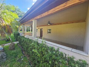 15101 SW 27th St in Davie, FL - Building Photo - Building Photo