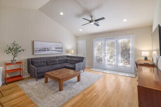 1601A Southgate Cir in Austin, TX - Building Photo - Building Photo