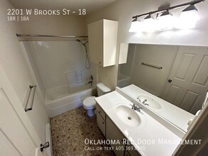 2201 W Brooks St in Norman, OK - Foto de edificio - Building Photo