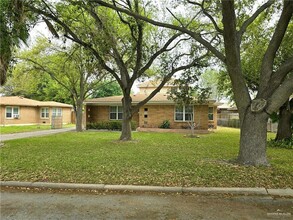 414 Quince Cir, Unit Unit 202 in McAllen, TX - Building Photo - Building Photo