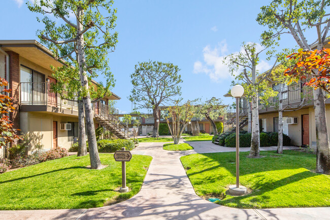 Monterey Apartments in Riverside, CA - Building Photo - Building Photo