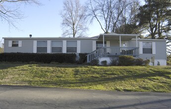 Deer Creek Mobile Home Park in Stockbridge, GA - Foto de edificio - Building Photo