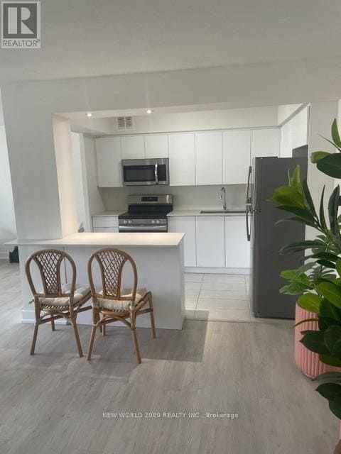 33 Erskine Ave in Toronto, ON - Building Photo - Building Photo